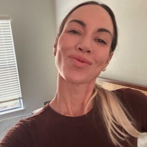 Meet your Posher, Becca